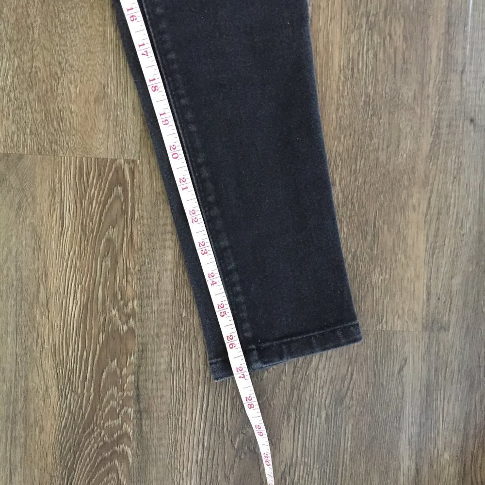 DL1961 Emma Legging Jeans in Onyx - Picture 12 of 12